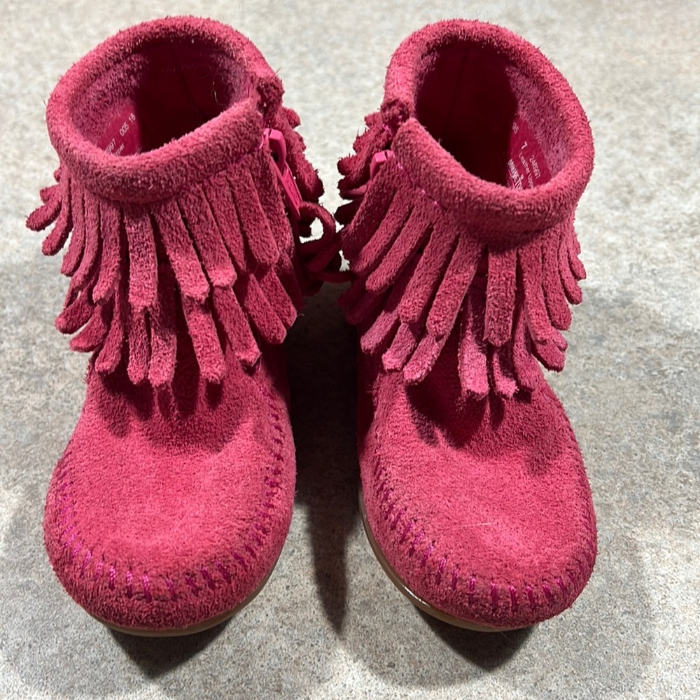 Minnetonka hot pink toddler moccasins size 7